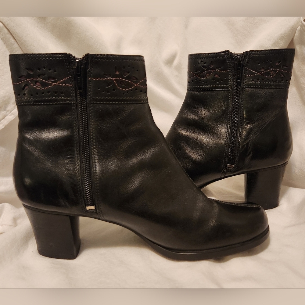 CLARKS Black and Pink Leather Zip up booties Sz 8 - Picture 3 of 10